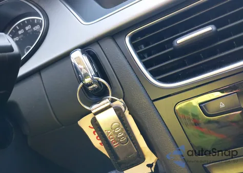 2014 Audi A4 2.0T Premium из США, поврежденный, VIN WAUFFAFLXEN039721